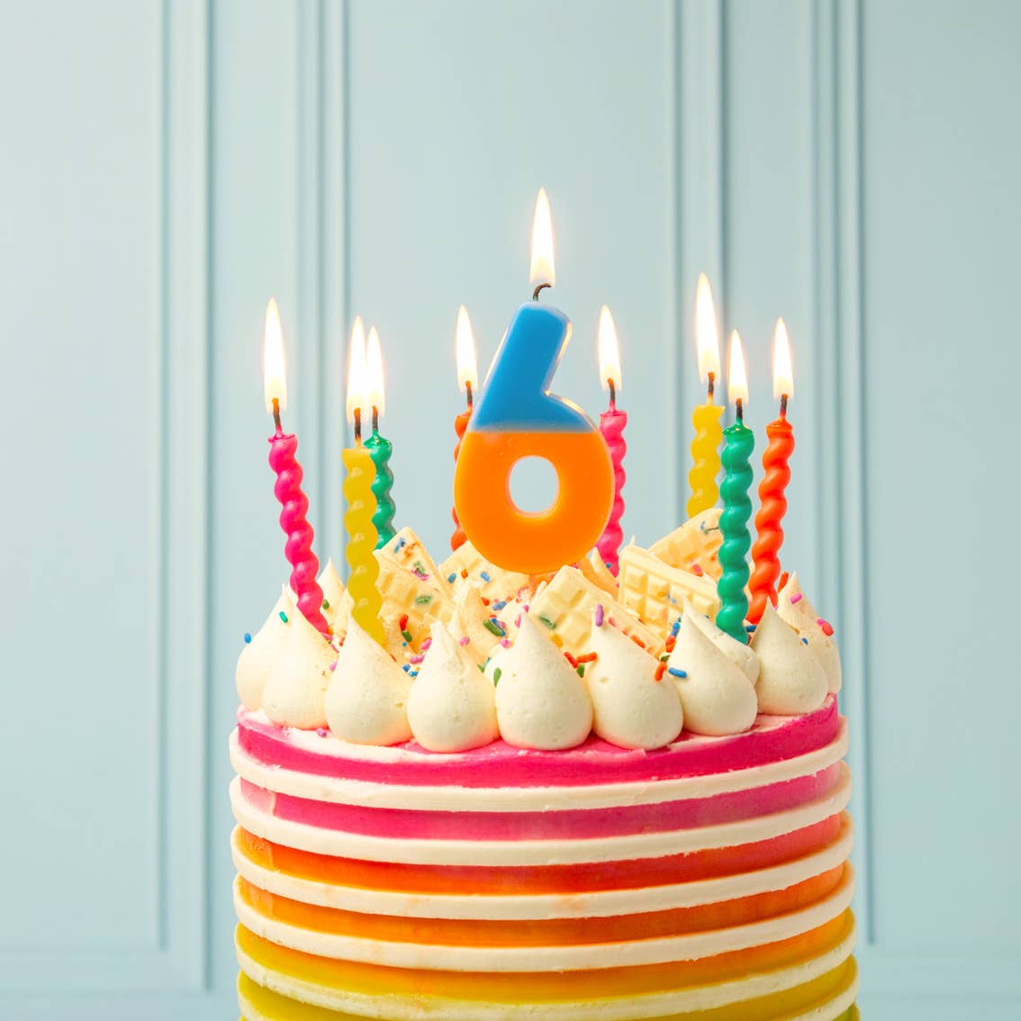 Bougies d'anniversaire torsadées arc-en-ciel, paquet de 8 twirl candles