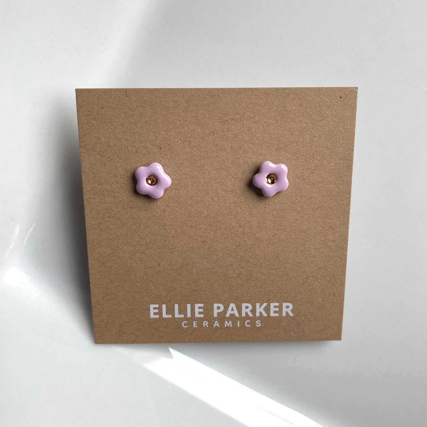Boucle d'oreille en céramique ''Flower Lilac'' Ceramic Stud Earrings - Ellie Parker Ceramics