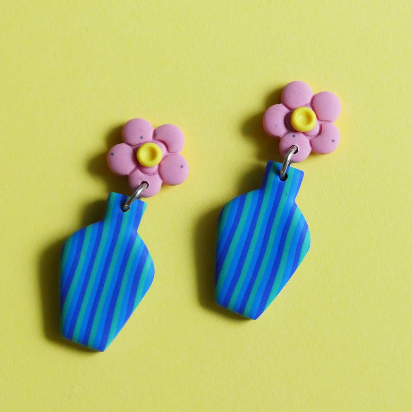 Boucles Vase et Fleurs a07 - Crocodile Agile