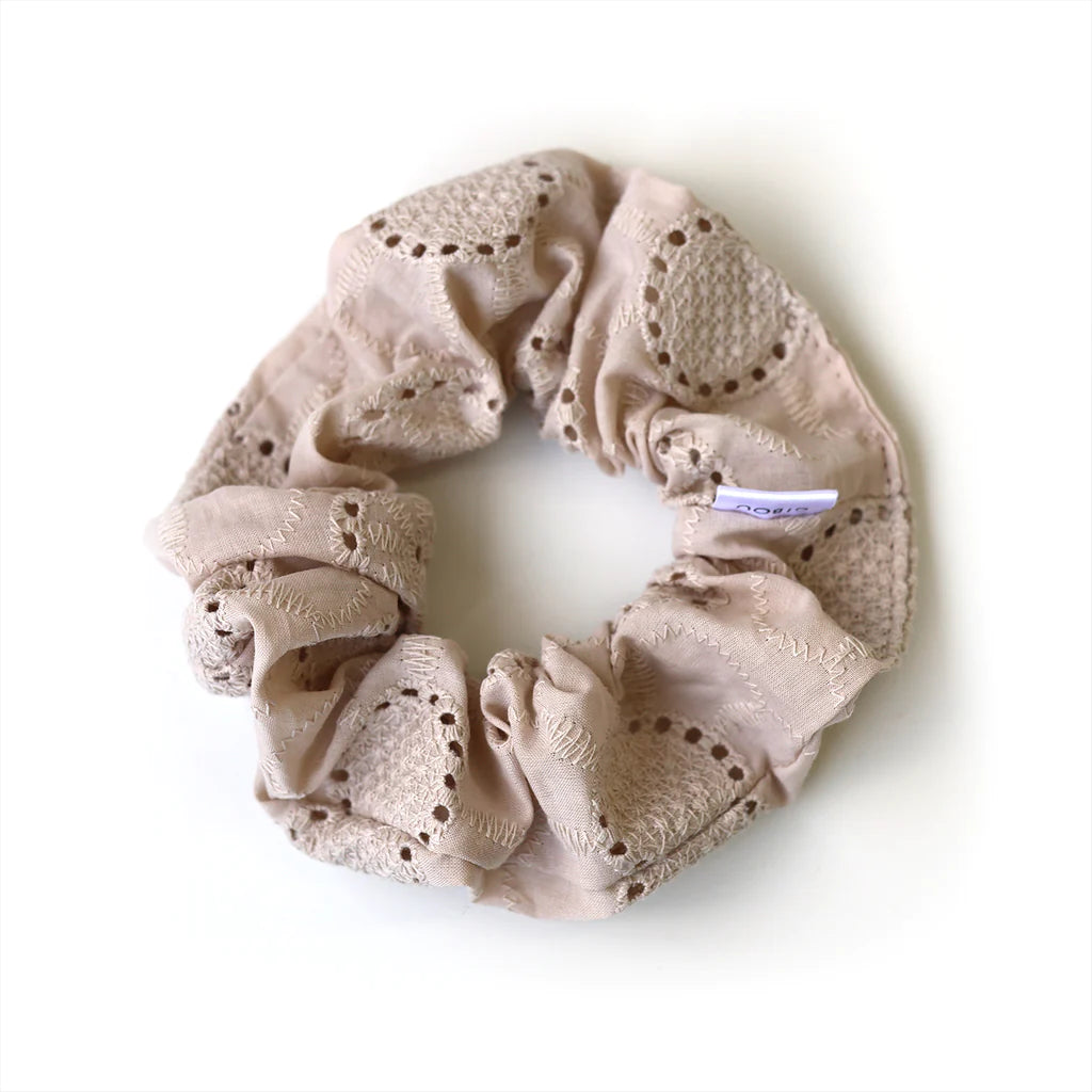 chouchou gibou dentelle anglaise latte