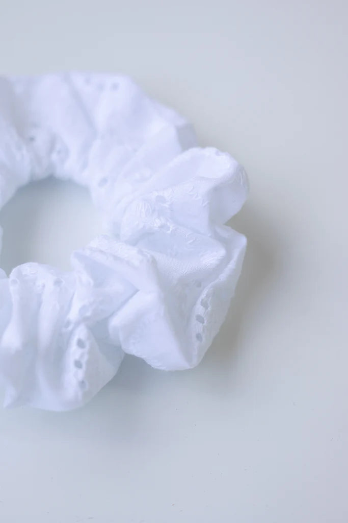 chouchou gibou dentelle anglaise nuage