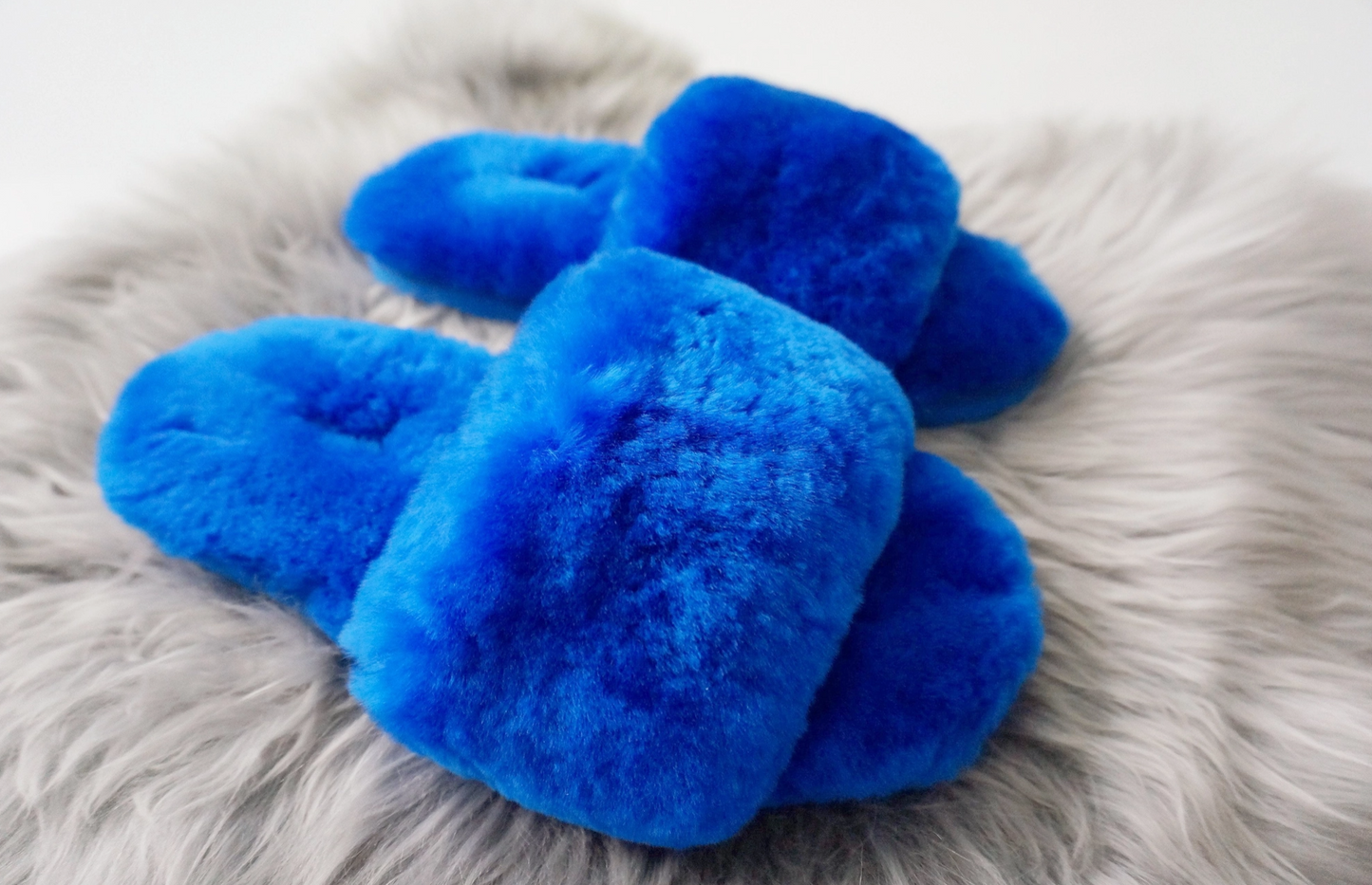 Pantoufles moelleux en peau de mouton australienne (3 couleurs) Australian Sheepskin Fluffy Slippers - Sheepskin Elite