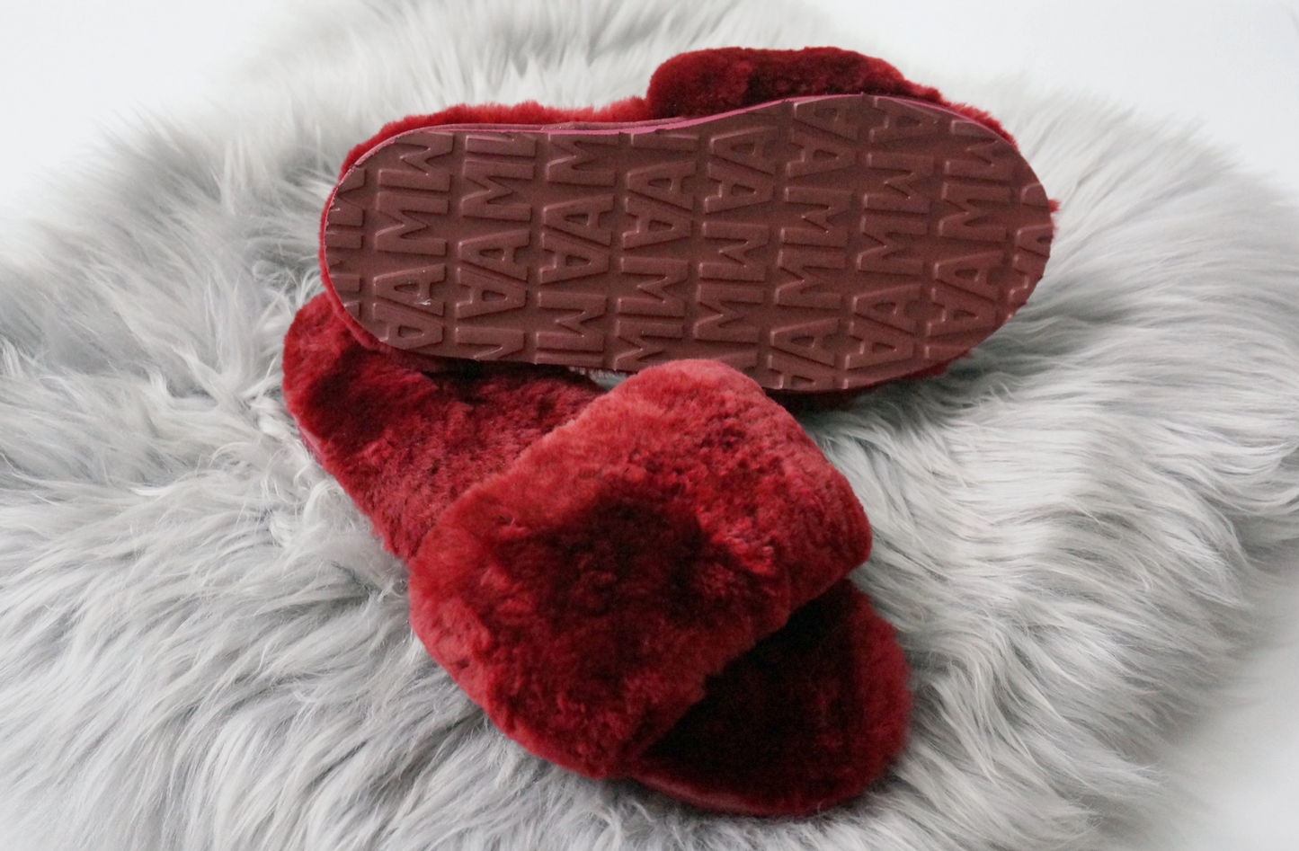 Pantoufles moelleux en peau de mouton australienne (3 couleurs) Australian Sheepskin Fluffy Slippers - Sheepskin Elite