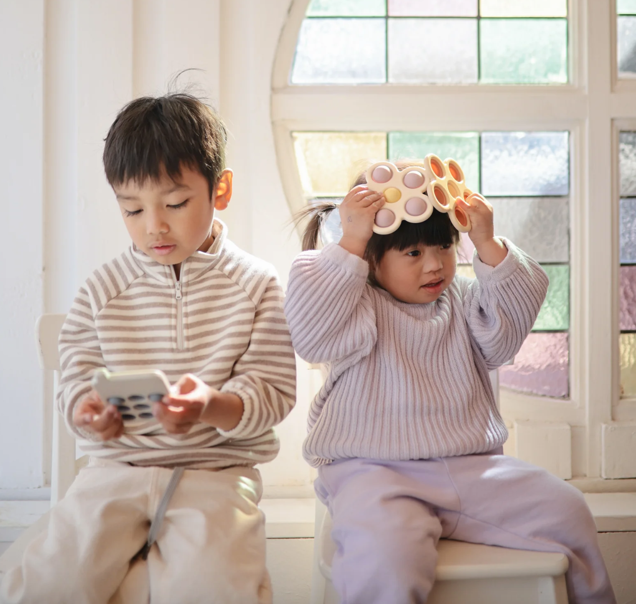 Jeu tactile fleur - Flower Press Toy - Mushie