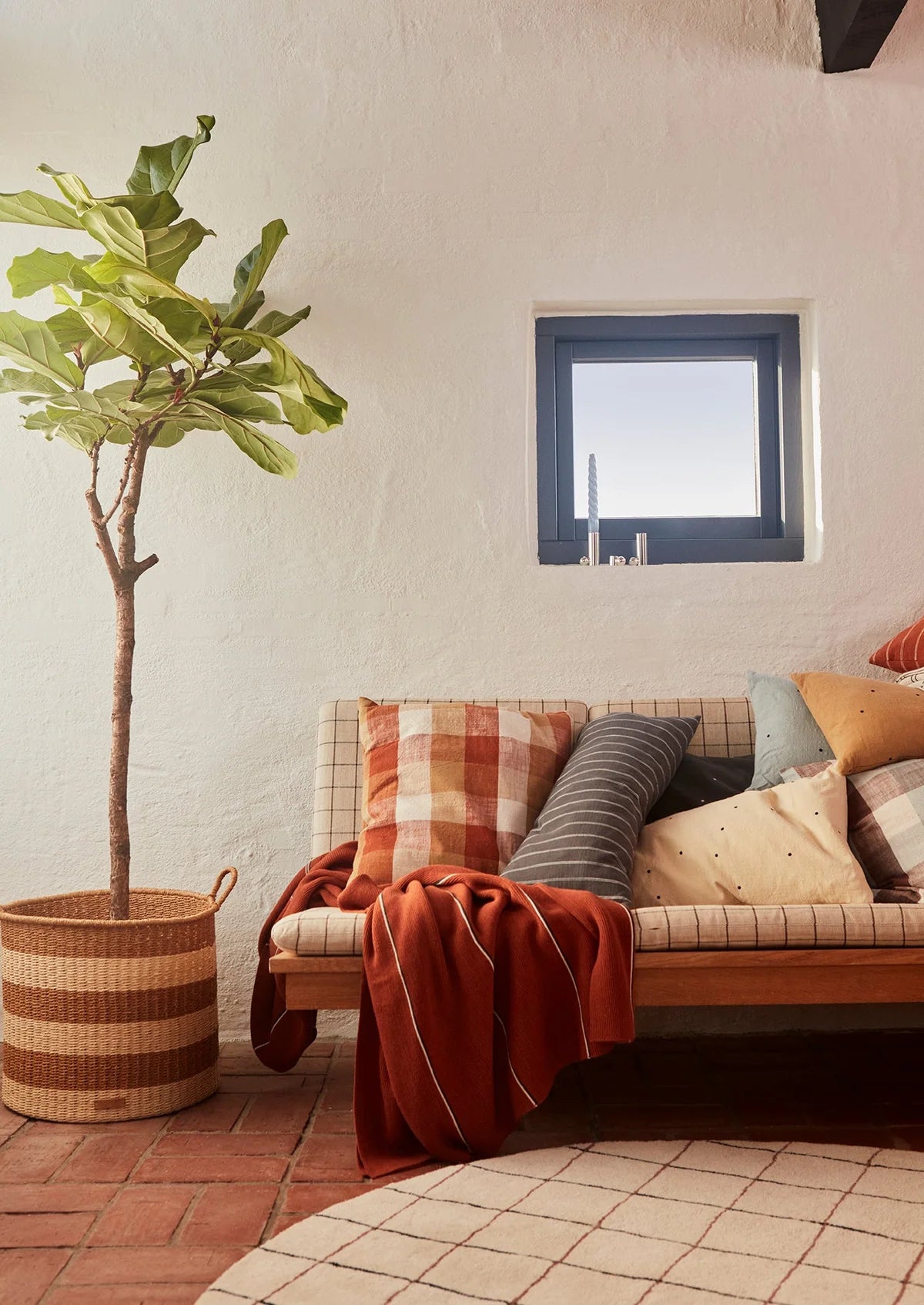 OYOY round and grid carpet