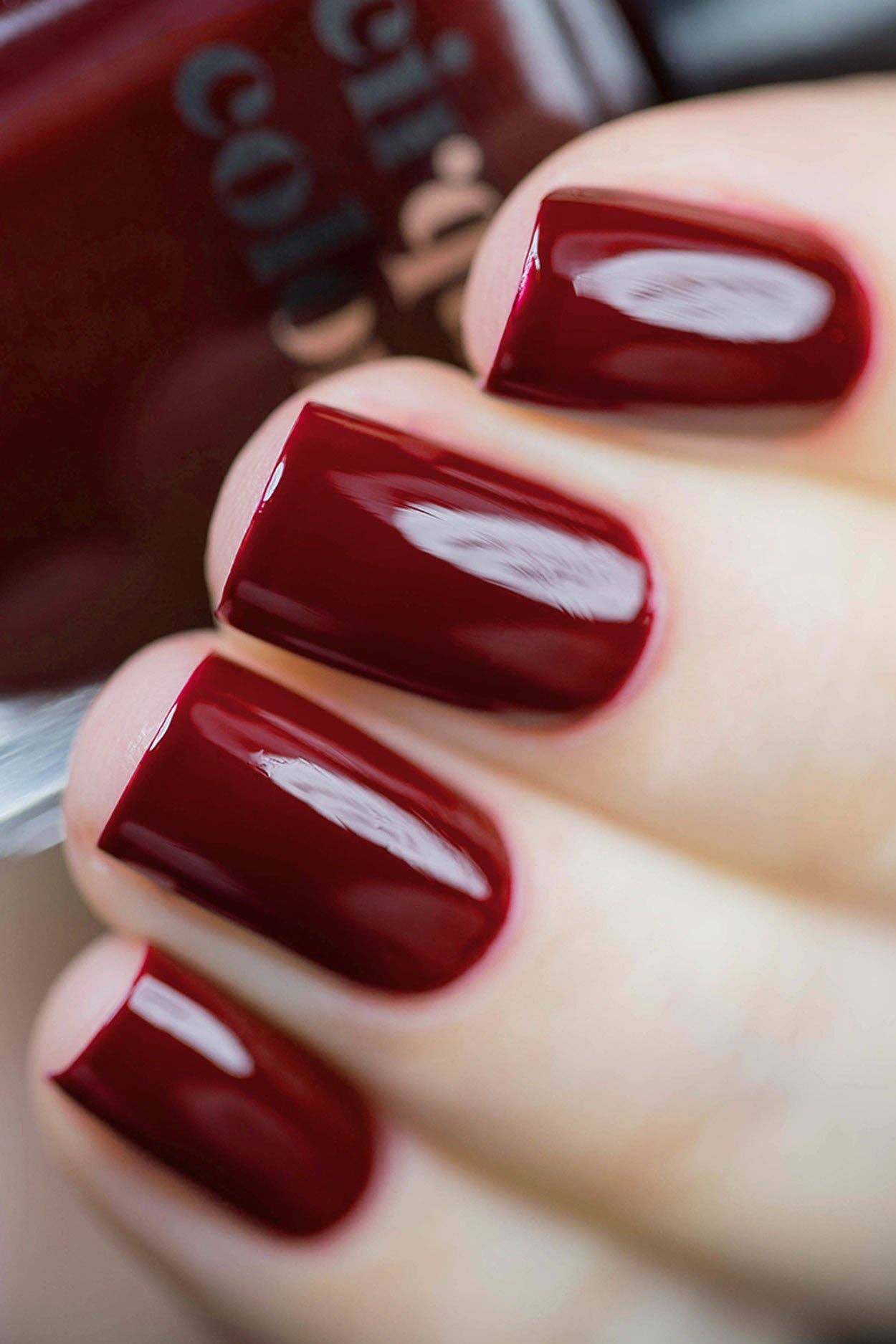 Vernis à ongles Rouge Rockefeller - Cirque Colors