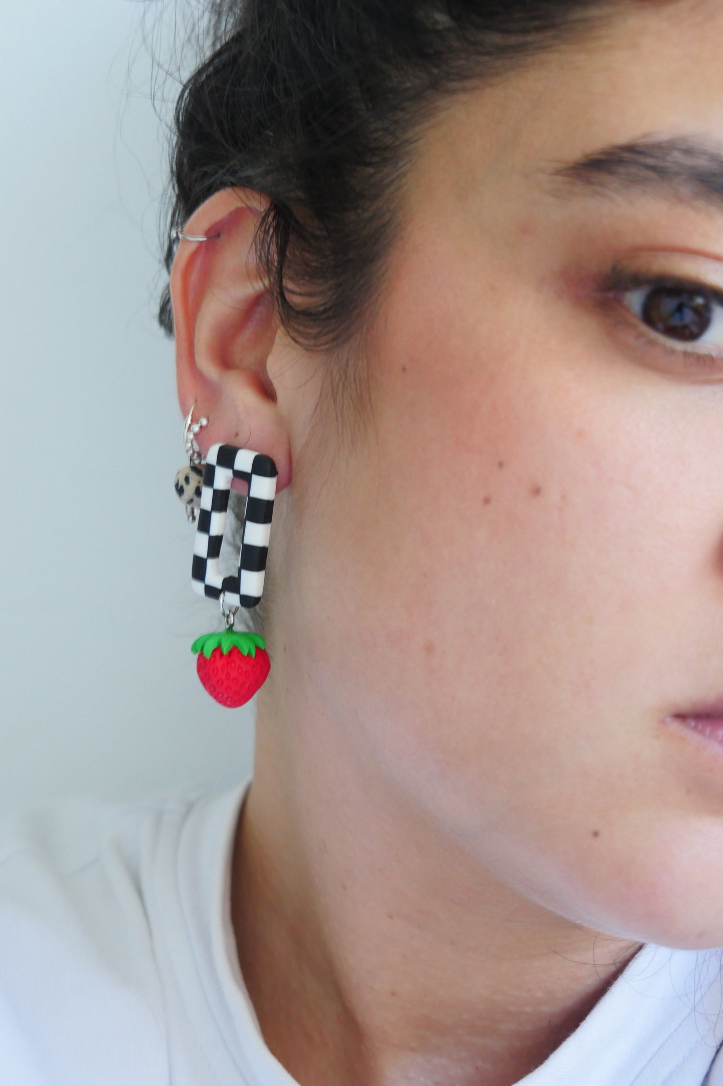 Boucles Fraises D17 - Collection Cléo - Crocodile Agile