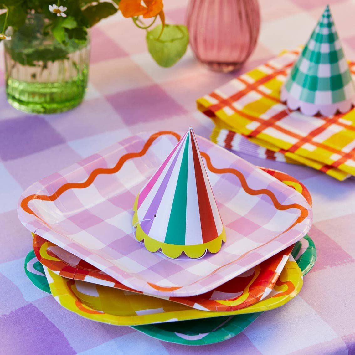 Assiettes en carton carrées multicolores - Paquet de 12