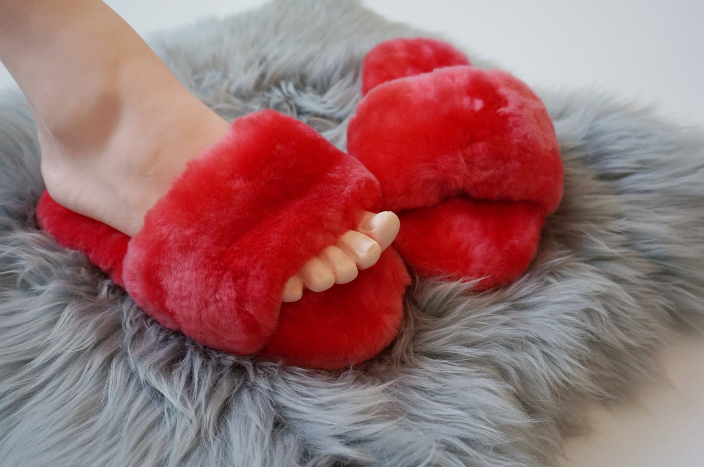 Pantoufles moelleux en peau de mouton australienne (3 couleurs) Australian Sheepskin Fluffy Slippers - Sheepskin Elite