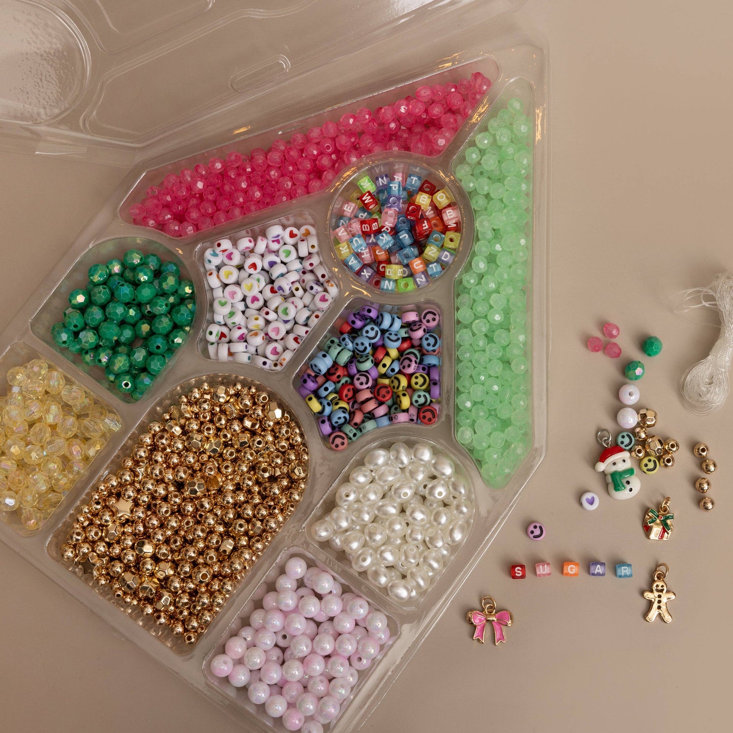 Ensemble de perles DIY maison pain d'épices - Gingerbread House DIY Bead Kit - Jewelry Made by Me