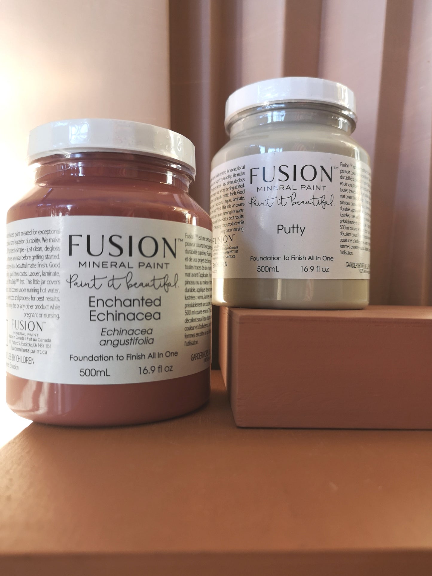 deux pots de peinture minerale fusion