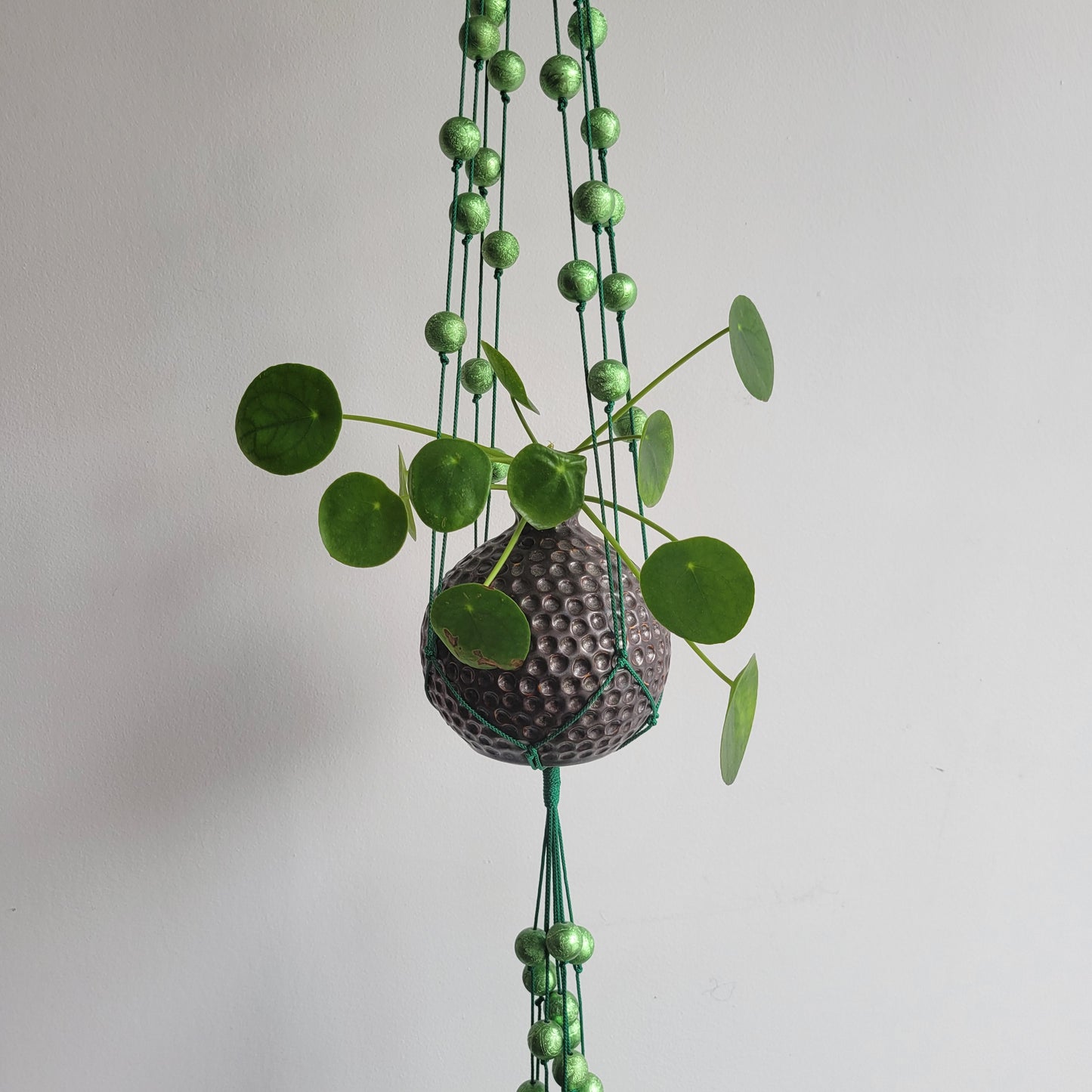 Macramé suspension with plant-Suspensy Fluo by Rhia
