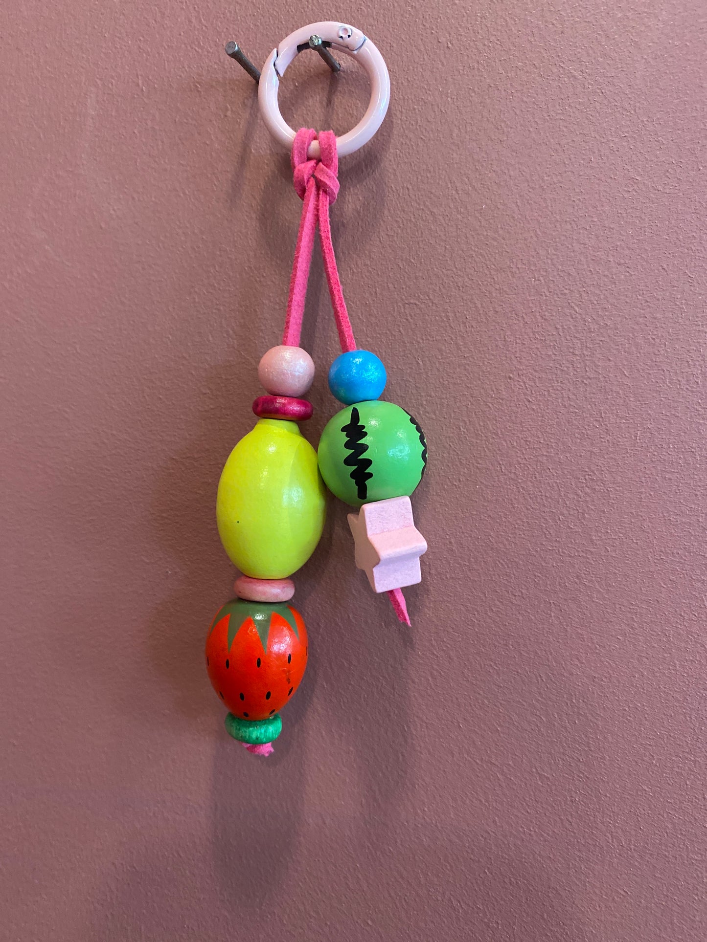 Breloques charm pour sac fruits en bois - Roselyne