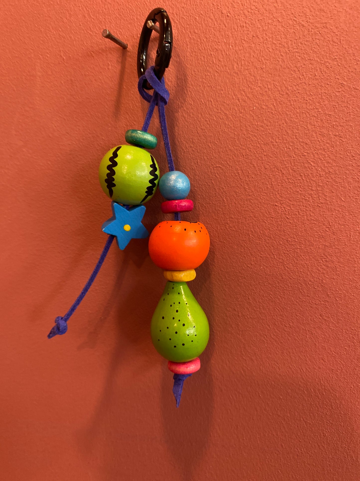Breloques charm pour sac fruits en bois - Roselyne