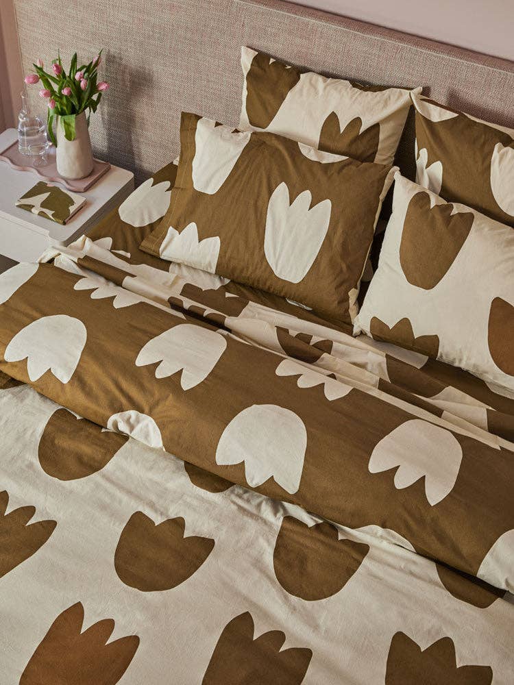 Ensemble de taies d'oreiller ''Mocha Tulip'' Standard Pillowcase Set - Mosey Me