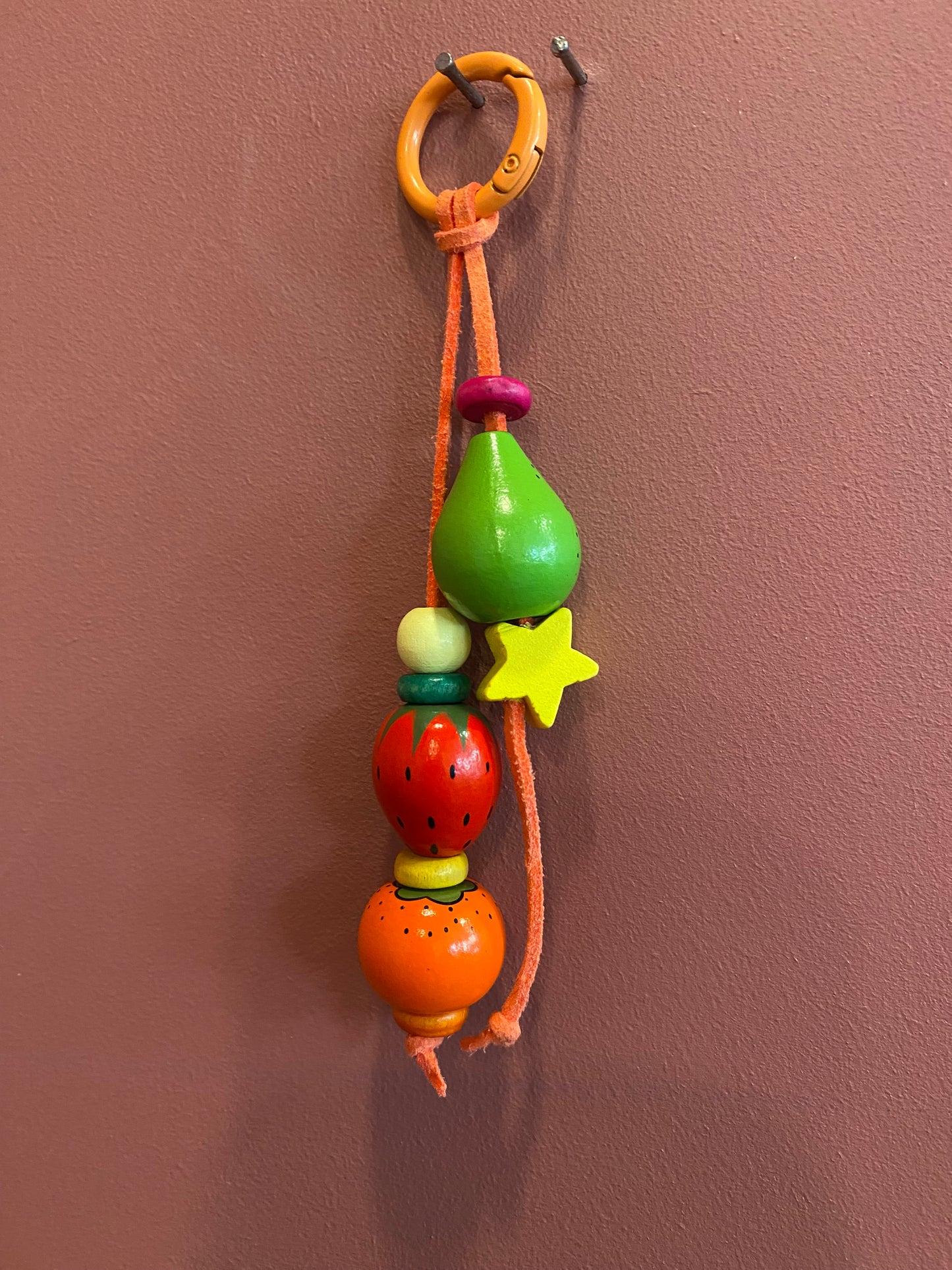 Breloques charm pour sac fruits en bois - Roselyne
