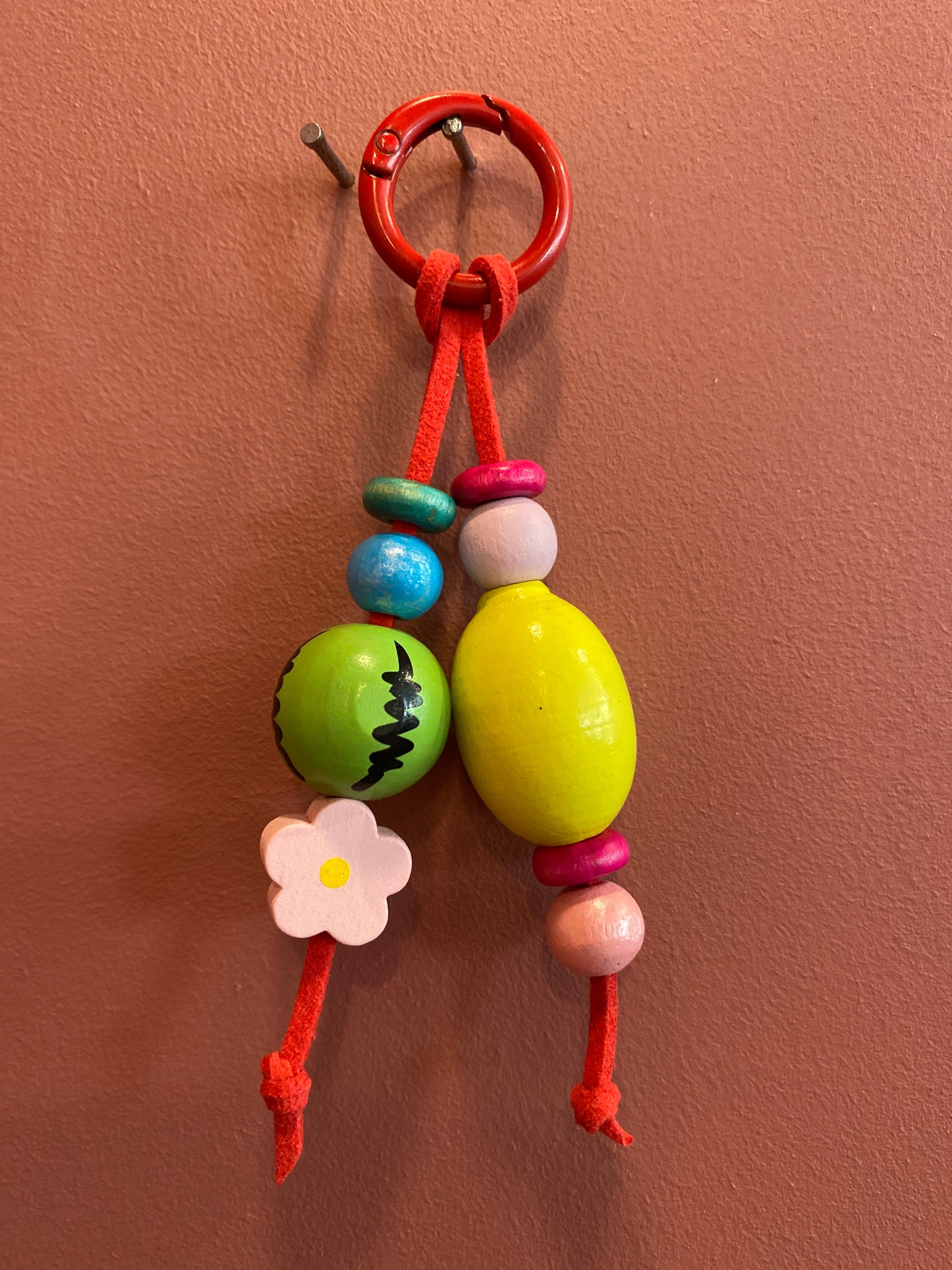 Breloques charm pour sac fruits en bois - Roselyne