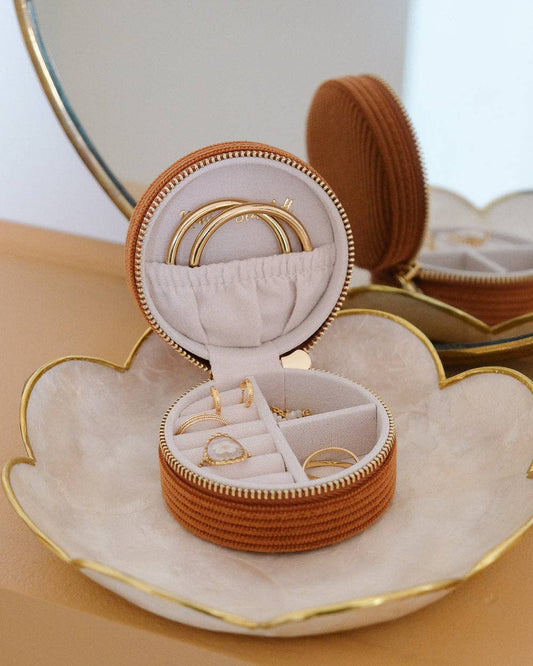 Boîte à bijoux de voyage en velours côtelé ''Yvonne'' - Maison Scarlett