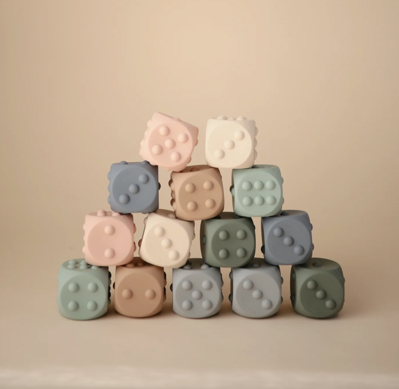 Cubes paquet de 2 - Dice Press Toy 2-Pack - Mushie