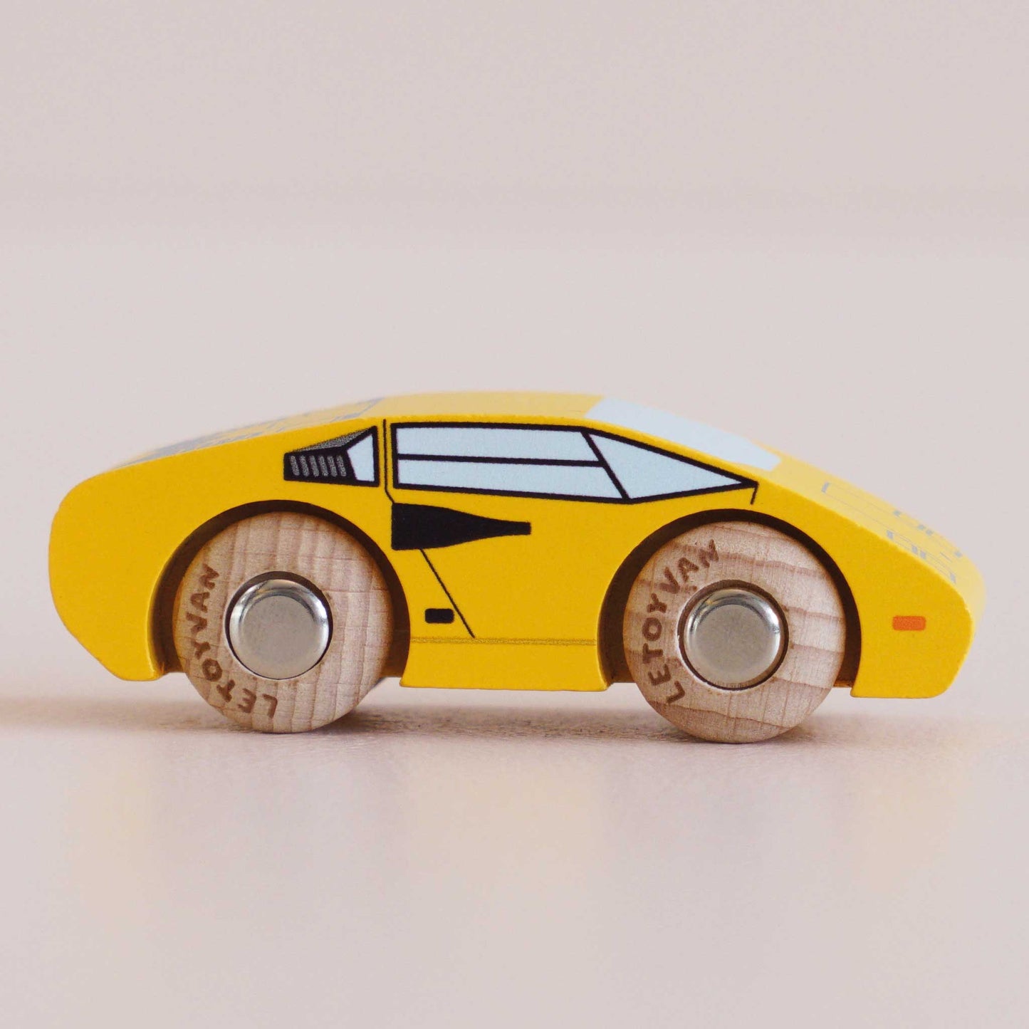 Petite voiture de course en bois - Le Toy Van