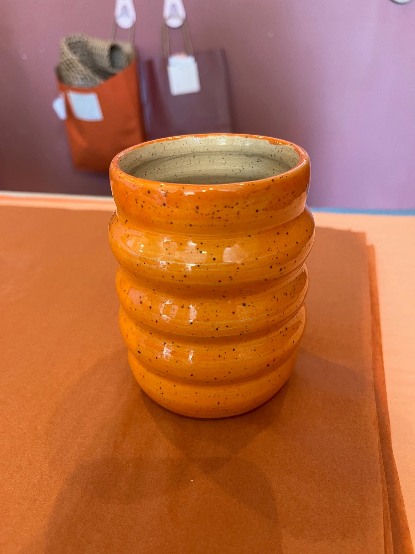 Vase orange ondulée #247 - Anne Rose Gorroz
