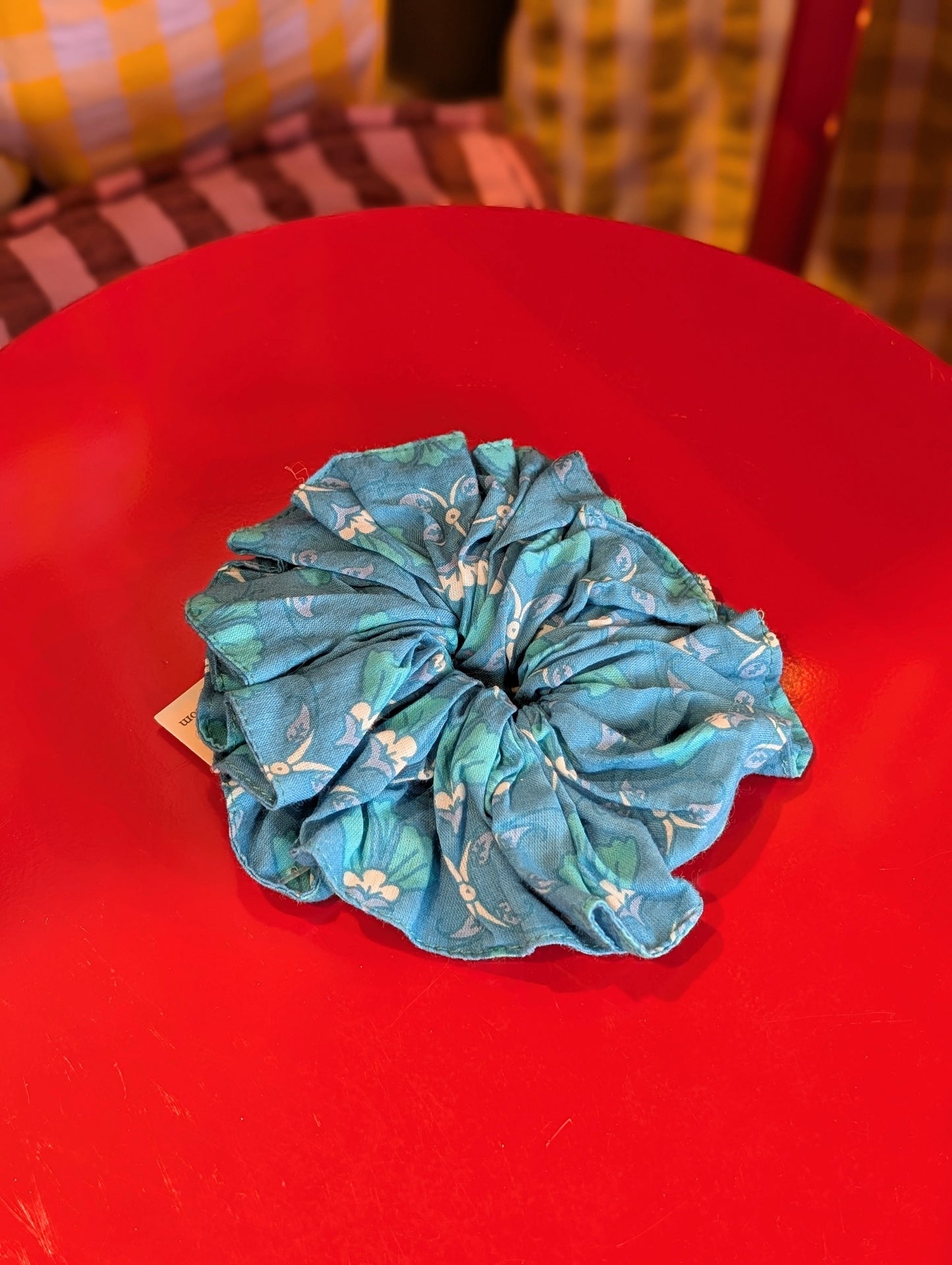 Chouchous MEDIUM scrunchies - Desi design and chai