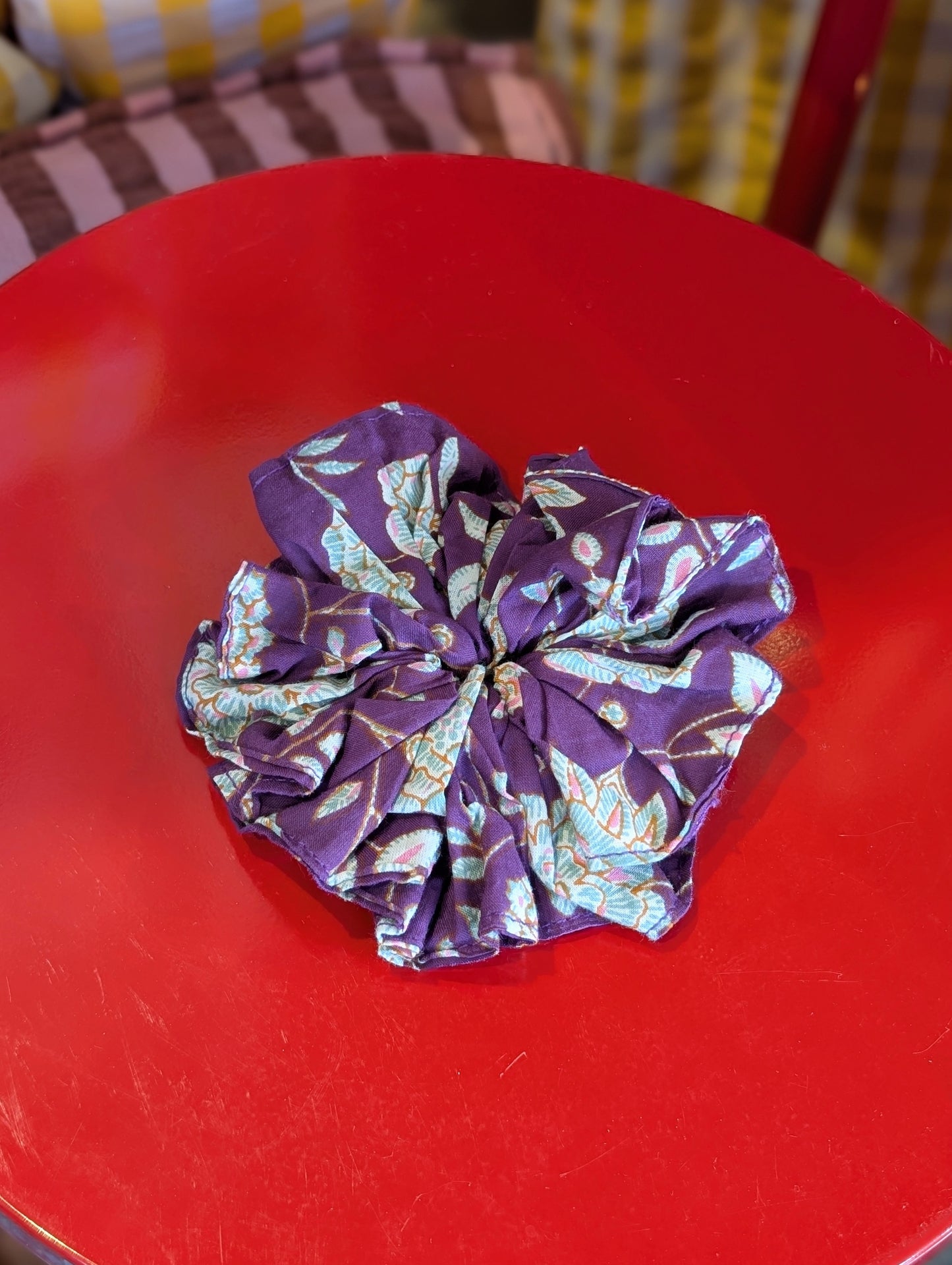 Chouchous MEDIUM scrunchies - Desi design and chai