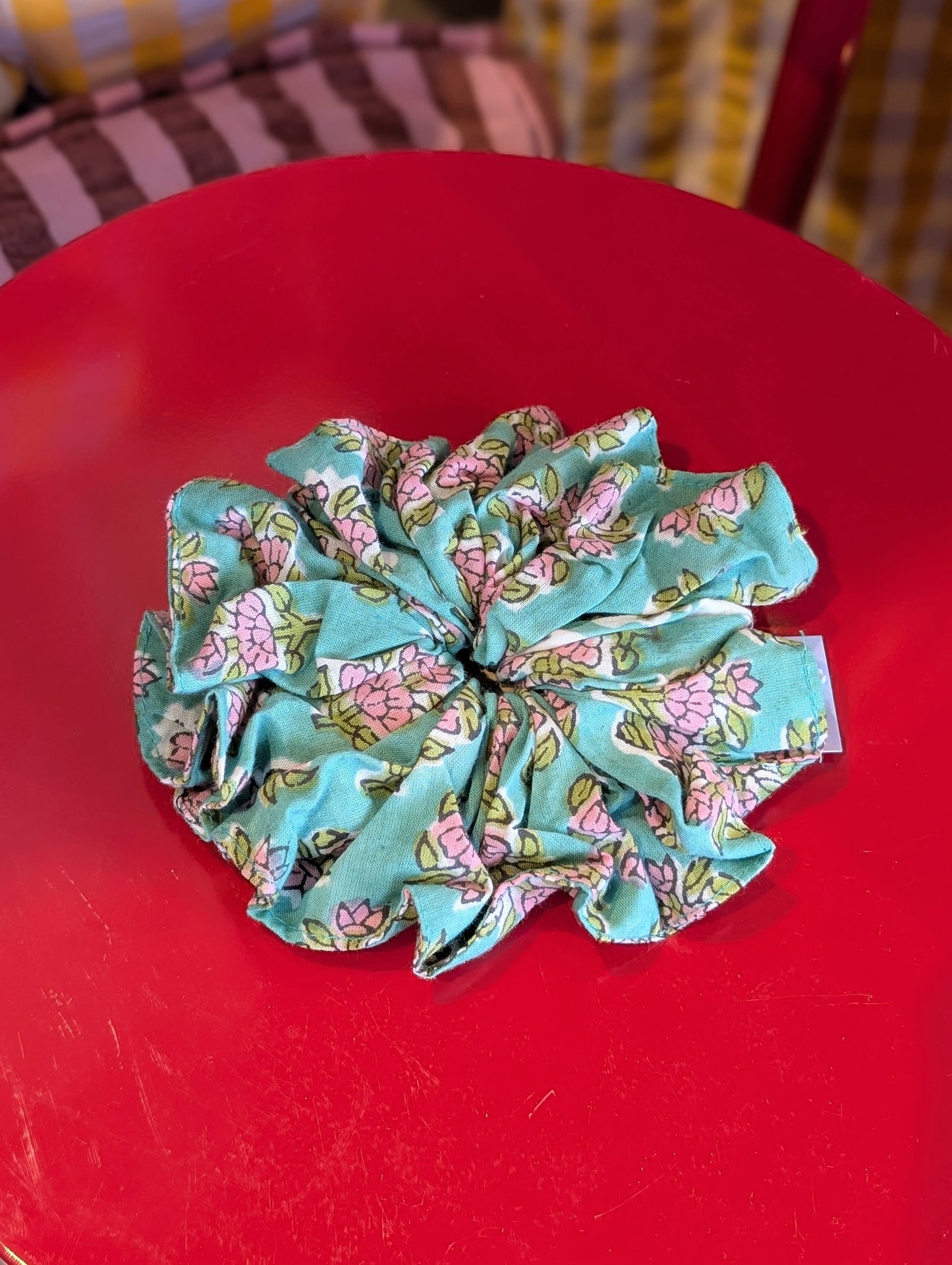Chouchous MEDIUM scrunchies - Desi design and chai