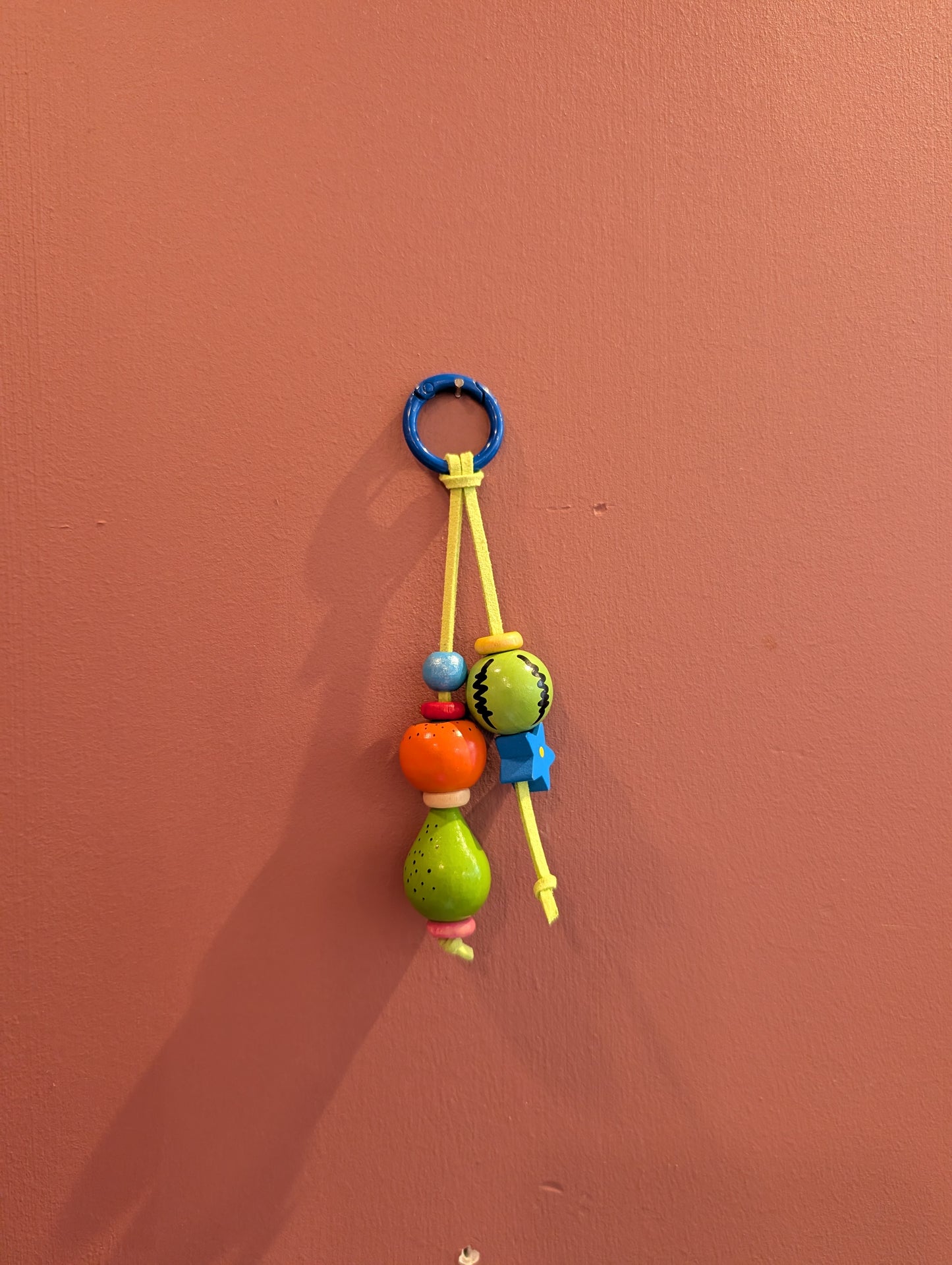 Breloques charm pour sac fruits en bois - Roselyne
