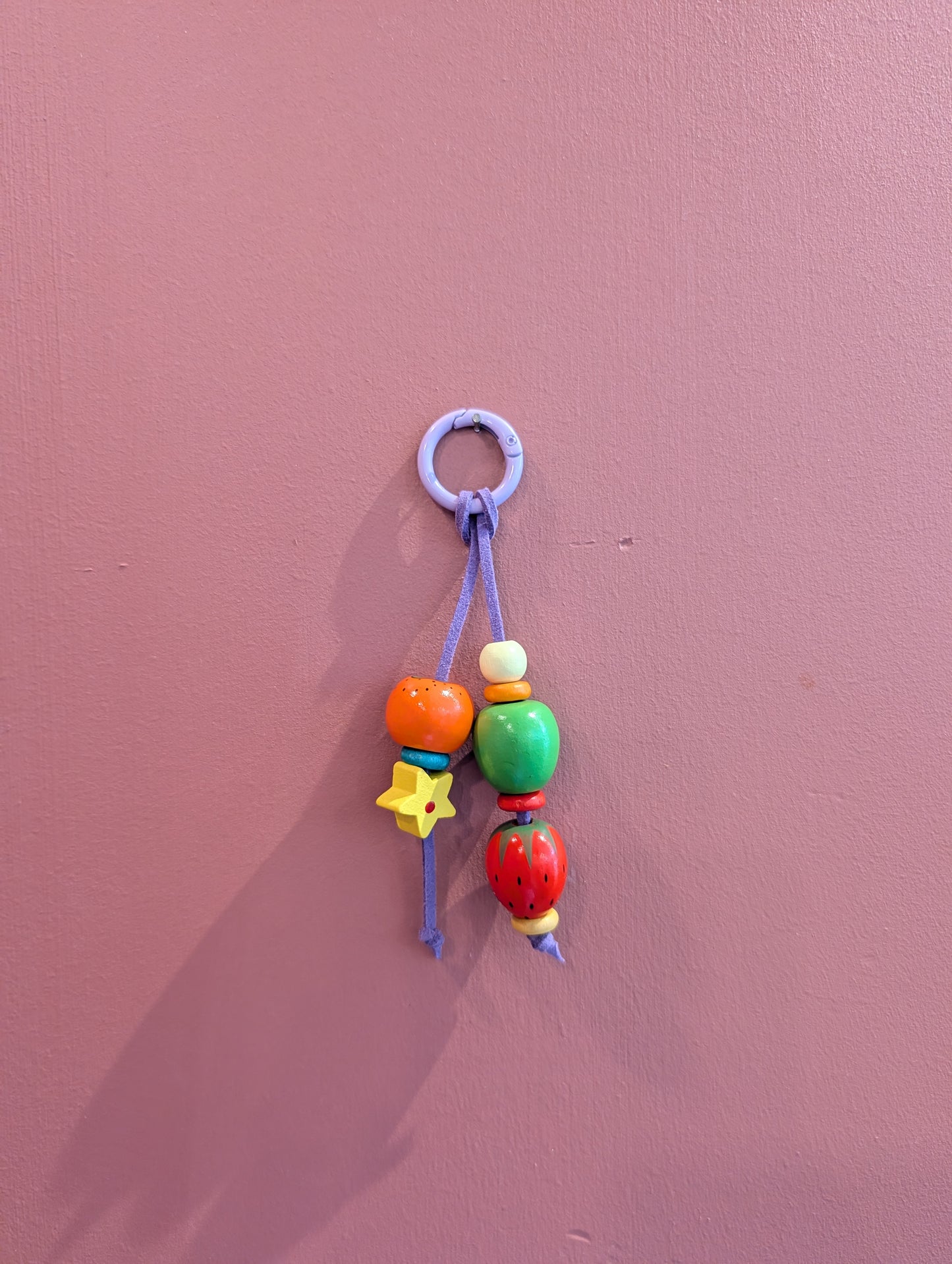 Breloques charm pour sac fruits en bois - Roselyne