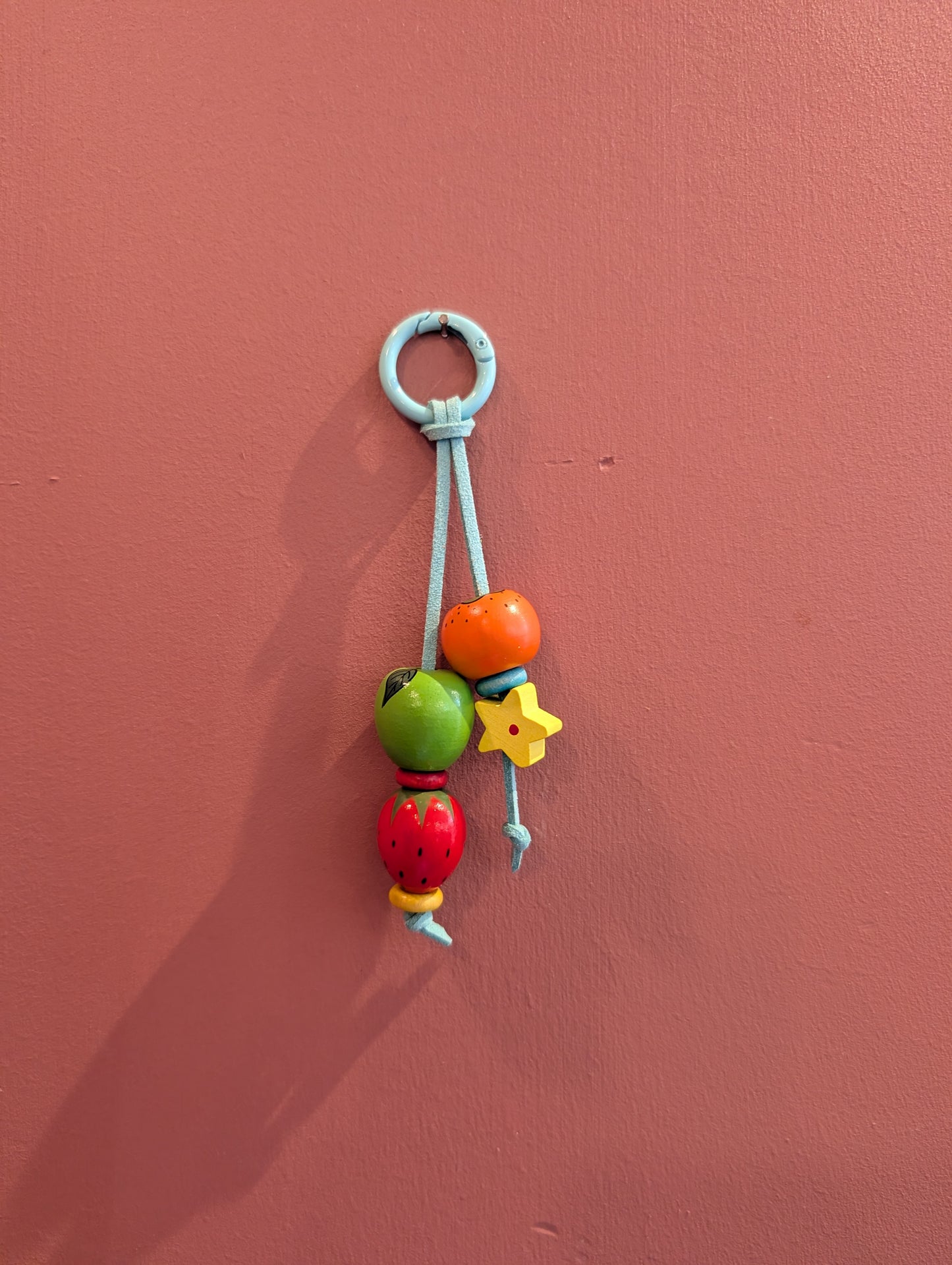 Breloques charm pour sac fruits en bois - Roselyne