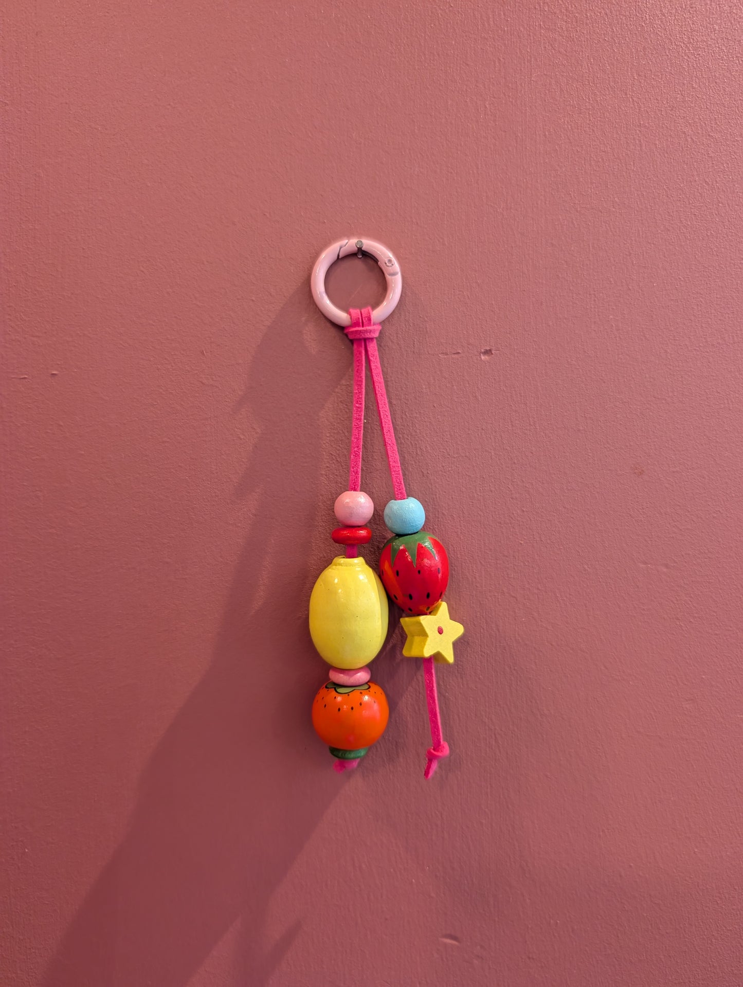 Breloques charm pour sac fruits en bois - Roselyne