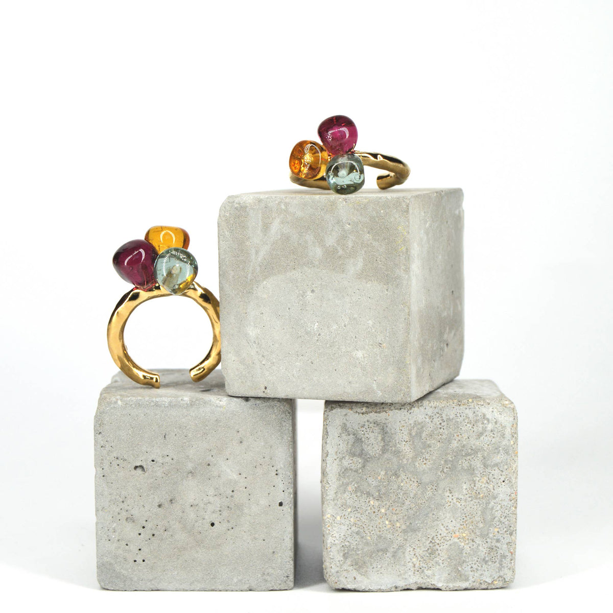 Bague ajustable LALETI petites perles de verre - Chama Navarro