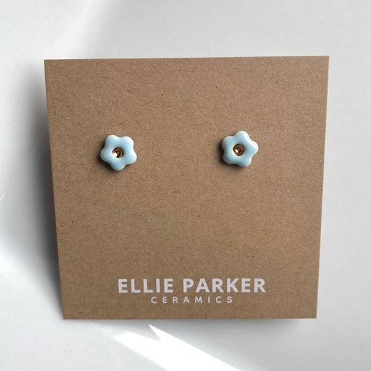 Boucle d'oreille en céramique ''Flower Sky Blue'' Ceramic Stud Earrings - Ellie Parker Ceramics