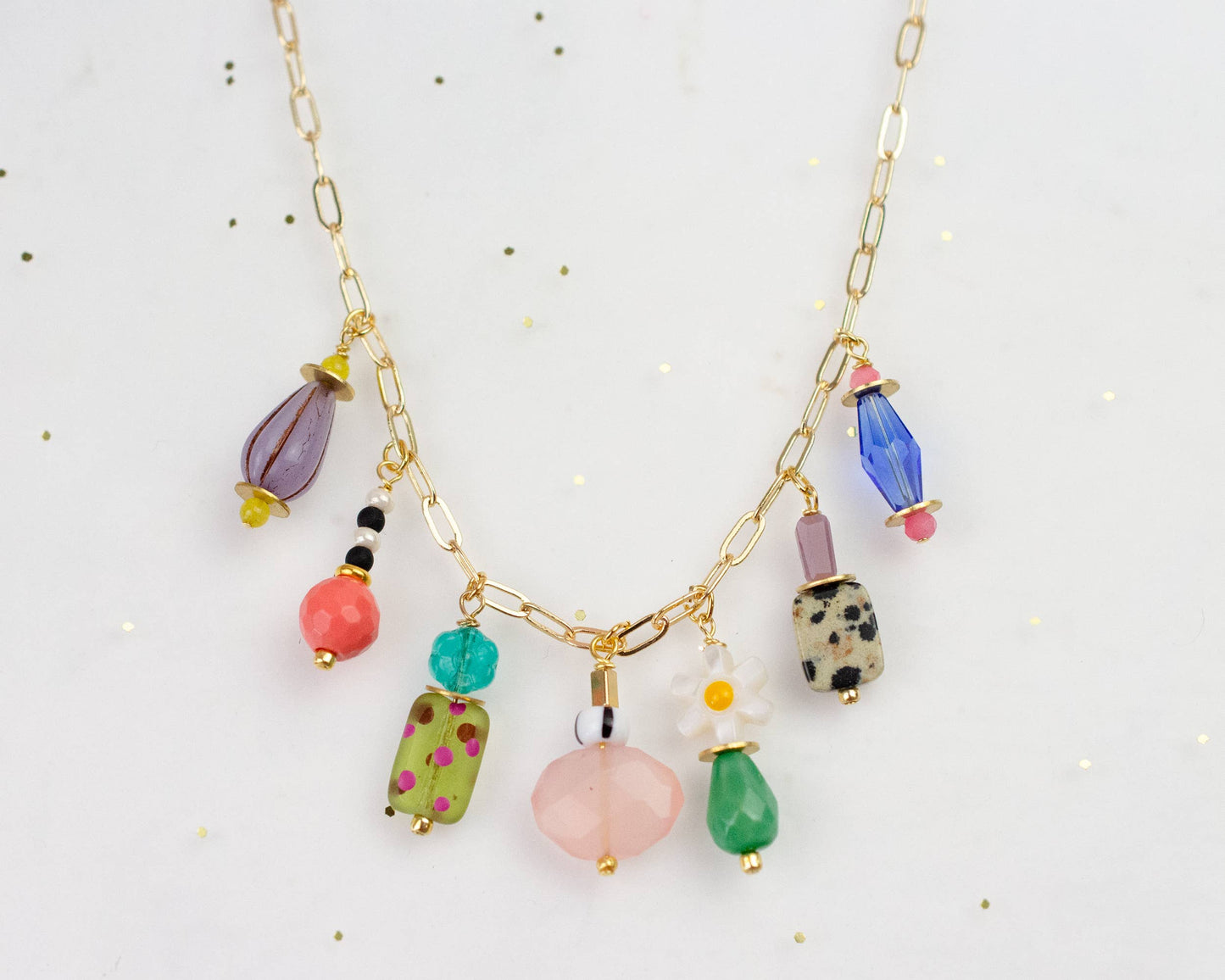 Collier a breloques multicolore 1 Dainty Charm - Jill Makes