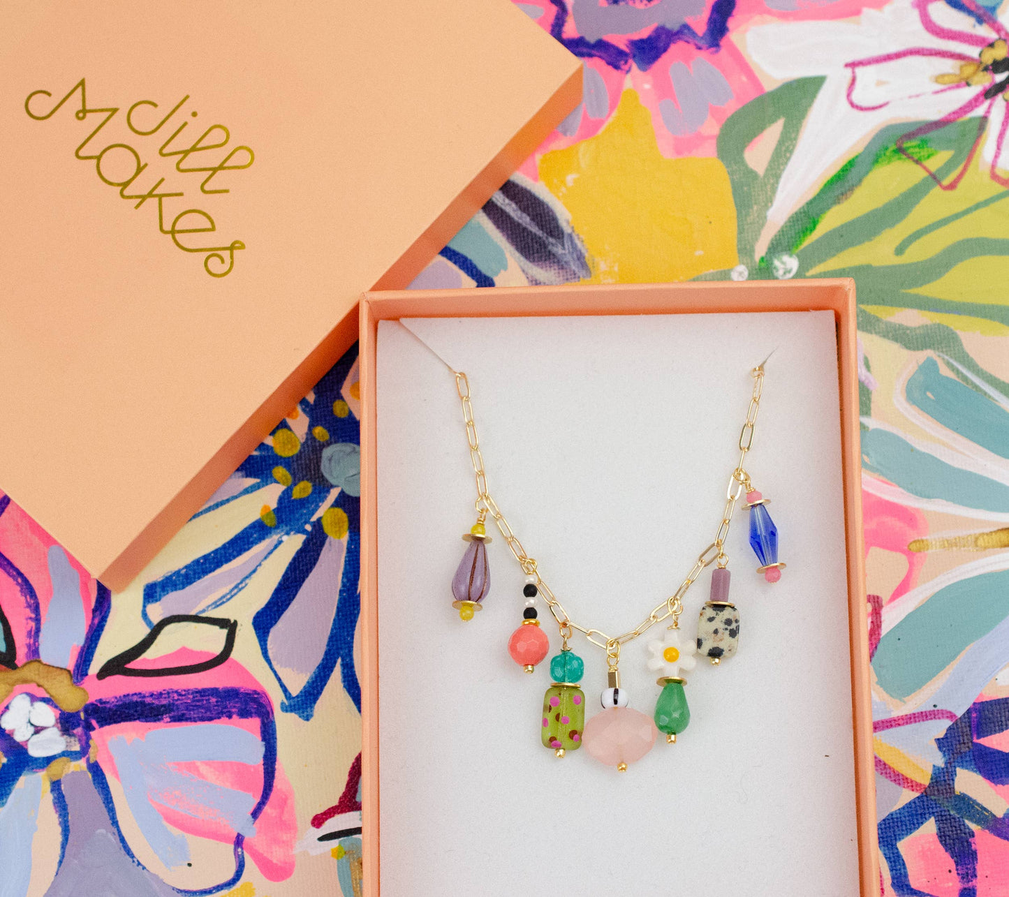 Collier a breloques multicolore 1 Dainty Charm - Jill Makes