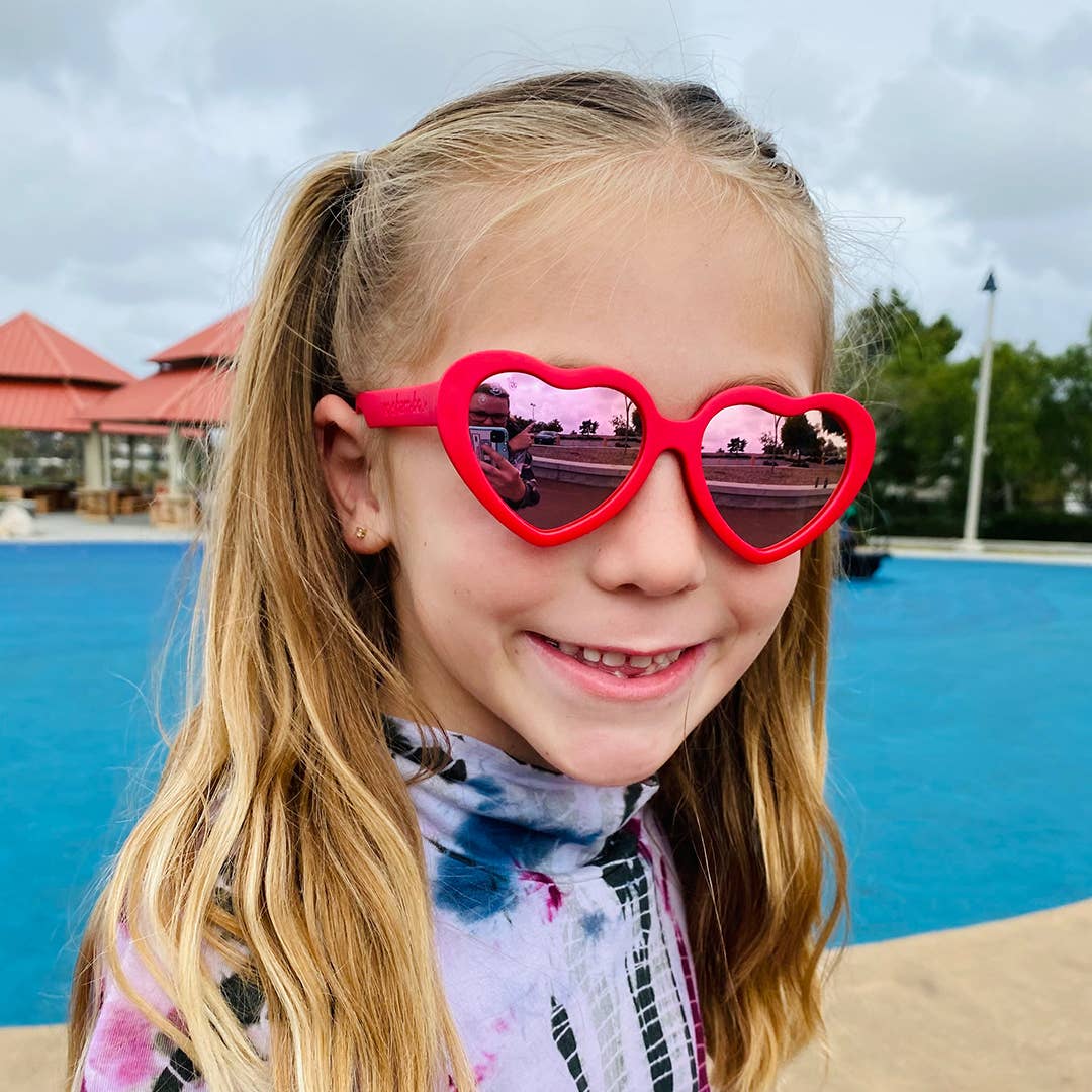 Lunettes de soleil en Coeur Rouge - Cranberry Heart Sunglasses - Roshambo