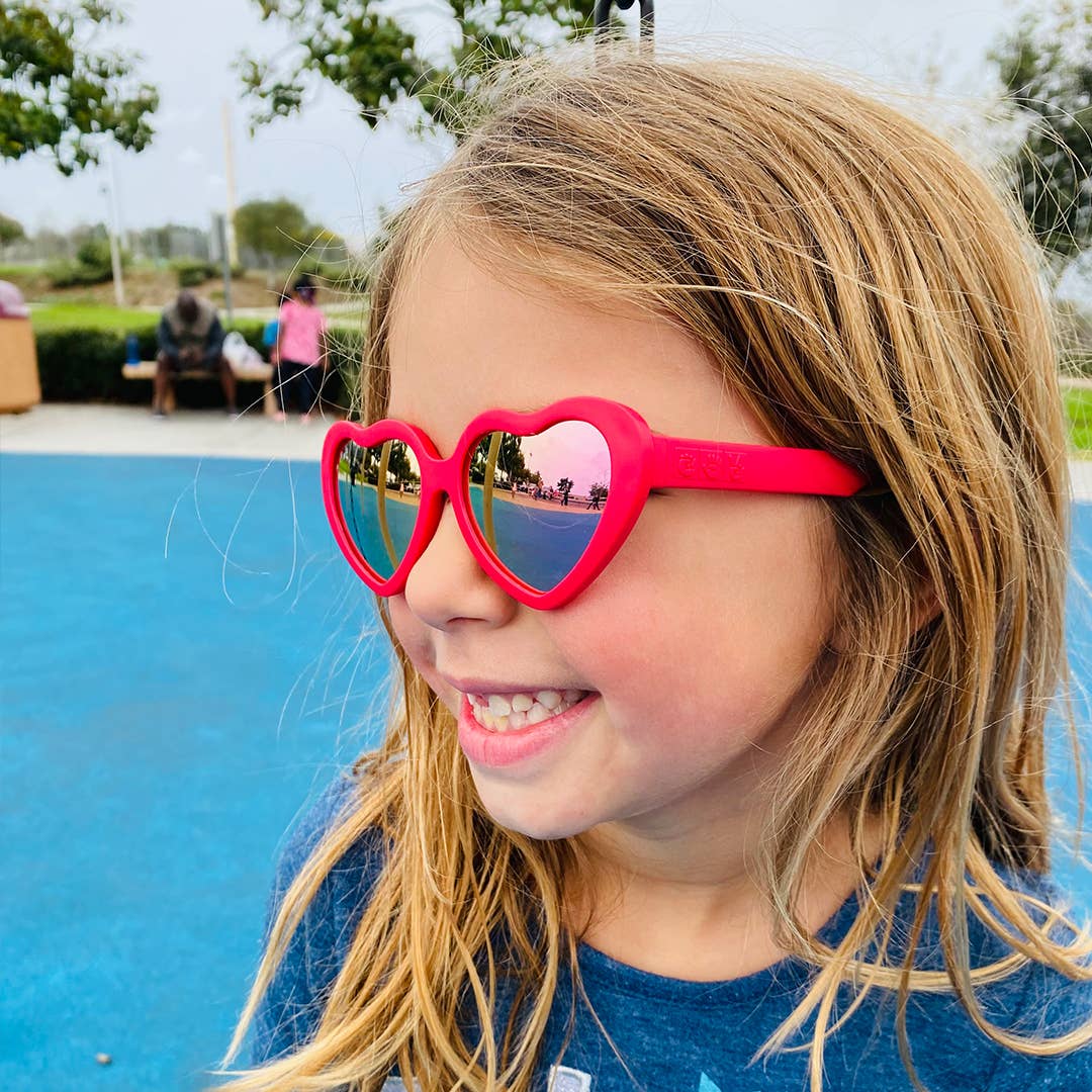Lunettes de soleil en Coeur Rouge - Cranberry Heart Sunglasses - Roshambo