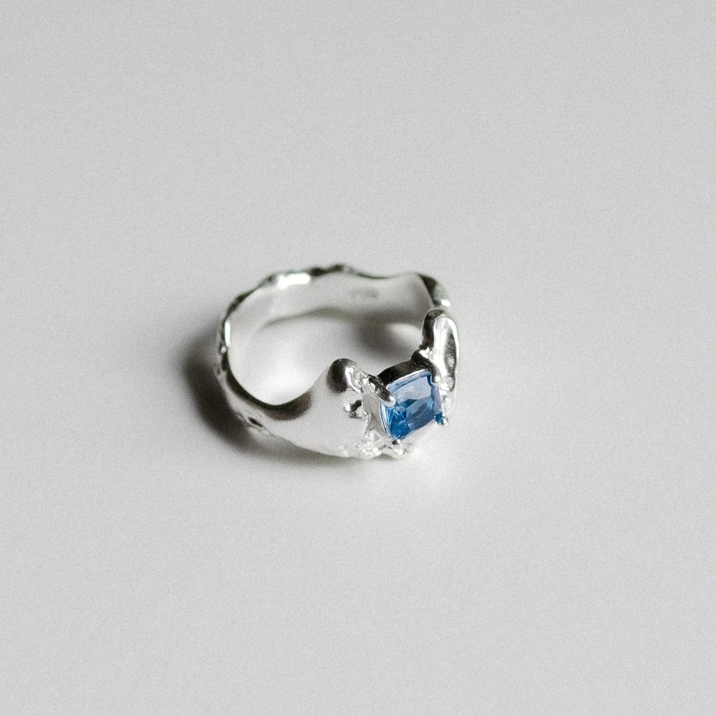 Lasso Gem Ring - Shayelily Jewelry